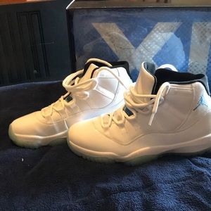 Jordan 11 Legend Blue